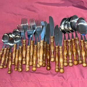 24 MCM Vintage Old Homestead stainless steel silverware w wooden handles.